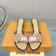 Louis Vuitton Slippers